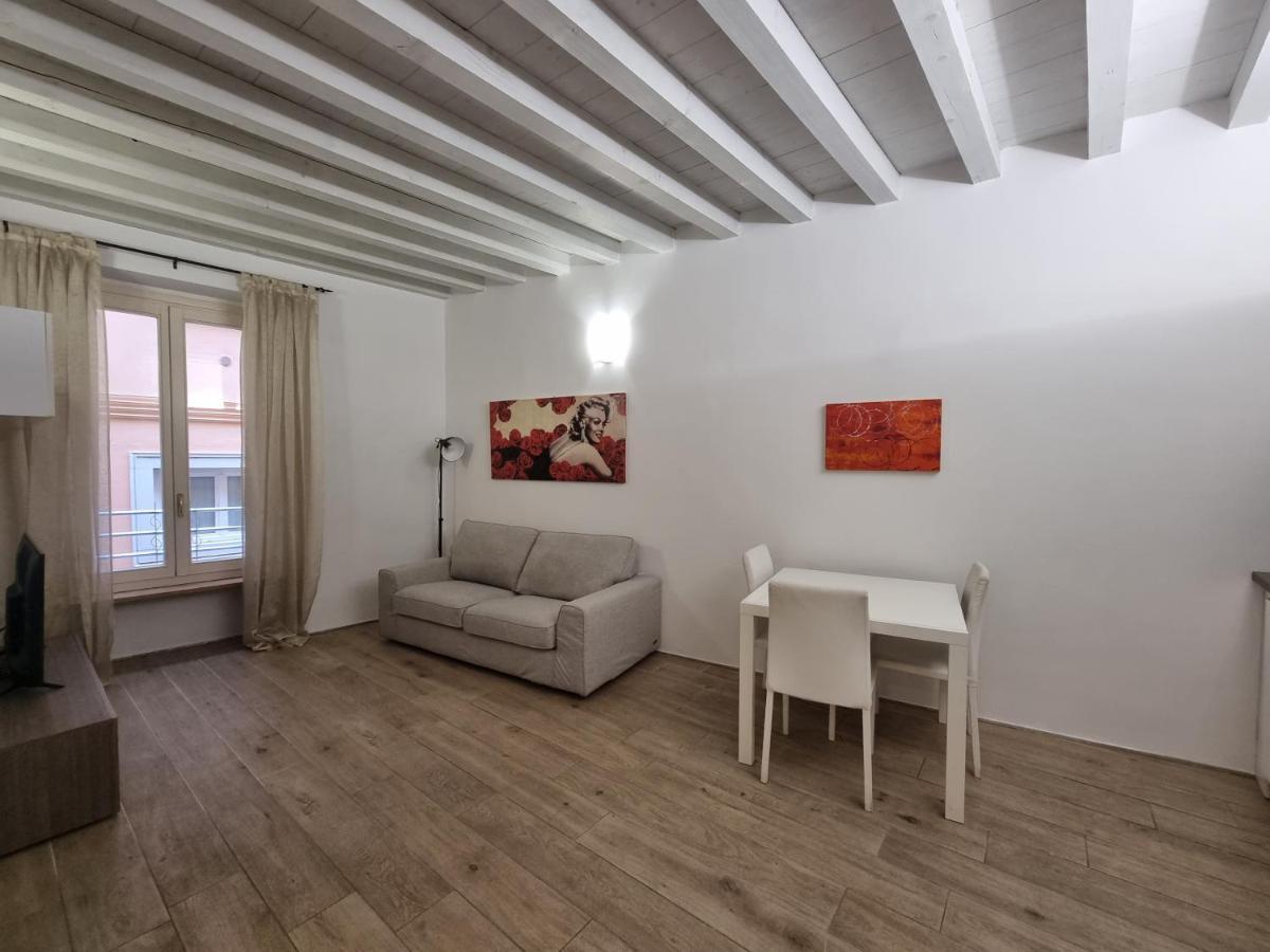 Profumo Di Lago Desenzano-By Goccia Di Lago Desenzano del Garda Bagian luar foto
