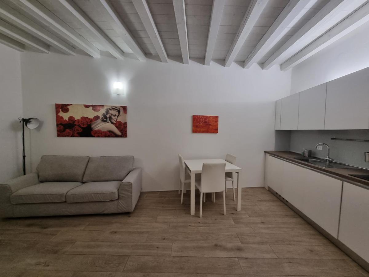 Profumo Di Lago Desenzano-By Goccia Di Lago Desenzano del Garda Bagian luar foto